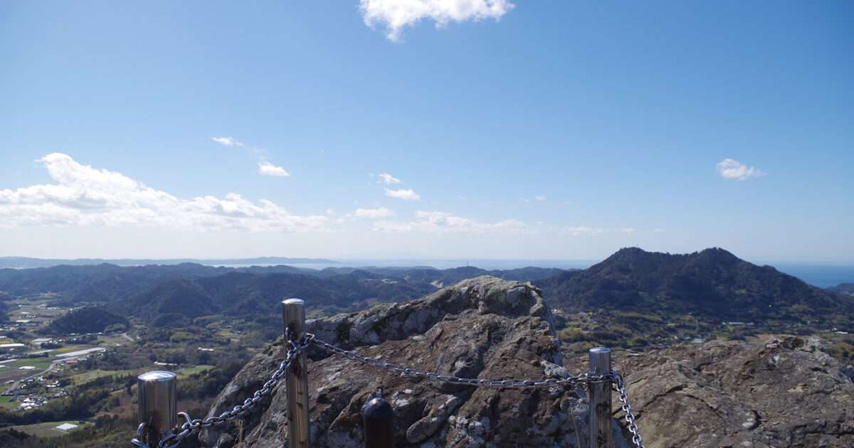 伊予ヶ岳山頂（南峰）からの眺め